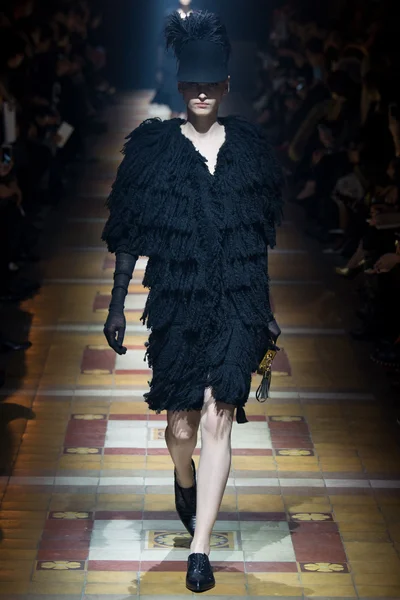 Look 1